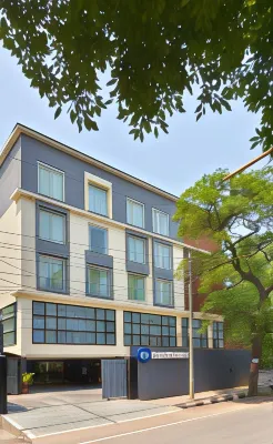 Best Western Maharani Bagh New Delhi Hotels near LSC Madangir
