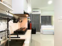 Good Studio at Gateway Park LRT City by Travelio Hotel di Pondokgede