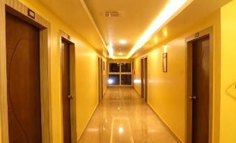 Hotel Runway Inn
