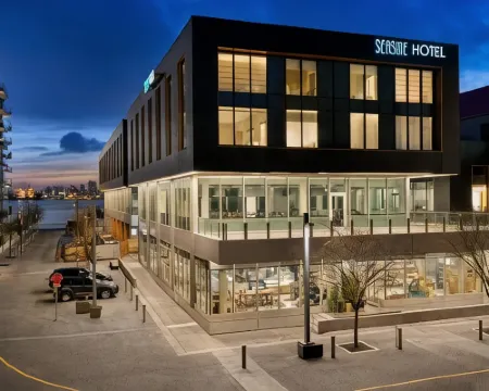 Seaside Hotel North Vancouver Hotels in North Vancouver