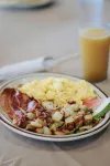 Days Inn by Wyndham Show Low - breakfast