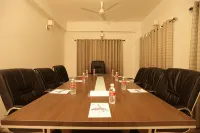 Grand Cascade Chennai - 3 ดาว