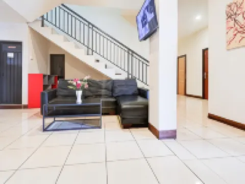 Hotel O Rappocini Near Rsia Paramount Hotel di Rappocini