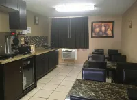 Studio 6 Suites Delano, CA