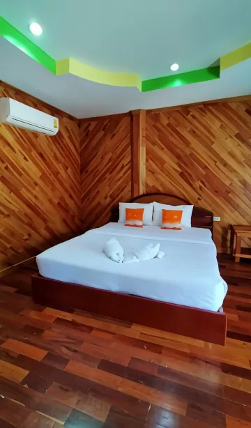 ห้องดีลักซ์ เตียงใหญ่ 1 เตียง