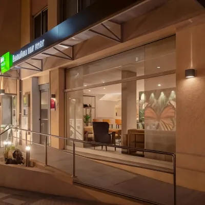 Ibis Styles Beaulieu-Sur-Mer โรงแรมใกล้ปาเลส์ลาสการีส์