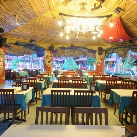 Grand Aquarium