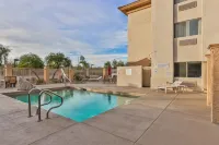 Wingate by Wyndham Chandler/Phoenix - Swimmingpools