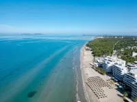 Sea & Sand Hotel