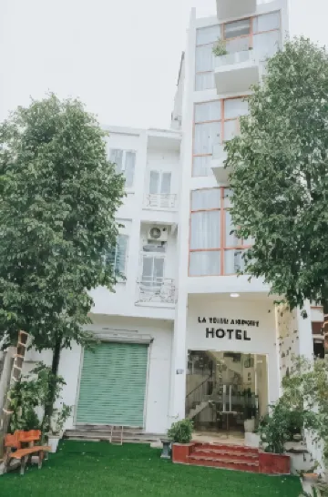 Khách Sạn Sân Bay La Teisu Các khách sạn gần Nhà Văn Hóa Thôn Xuân Lai