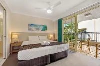Golden Riviera Absolute Beachfront Resort Hotels in Bilinga