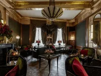 Luxury Boutique Hotel de Castillion Hotels near Steenstraat