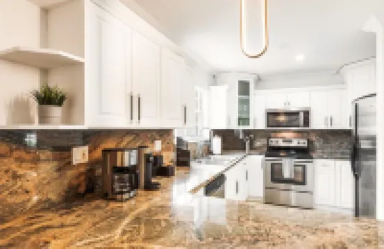 Le Femme Paradise/ Heated Pool/ Mini Golf/ Pickleball/ 5 Bedrooms/ Jacuzzi/BBQ