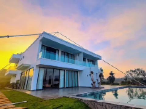 Ho Gia Trang Hotels in Liên Hà