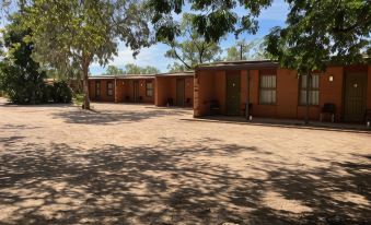 Territory Manor Motel & Caravan Park