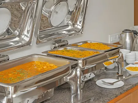 Itsy Hotels Shrey's Inn Mallandur Road