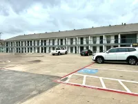 Sherman Inn - parking
