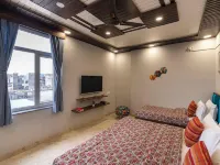 Madpackers Jaipur Hotels near The Palace Atelier