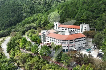Hoya Resort Hotel Wuling Отели рядом с достопримечательностью «Ферма Уй-Цзян»
