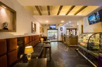Shikara Beach Resort فنادق في Quitol