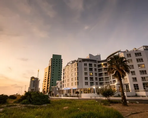 Ocean Breeze Hotel Hotels near Koop Sentrum