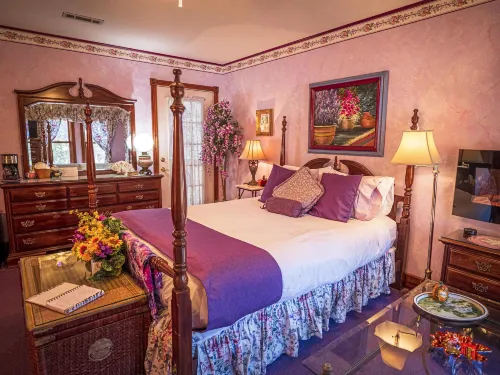 Cliff Cottage Inn - Victorian B&B and Boutique Hotel Hotels in Eureka Springs