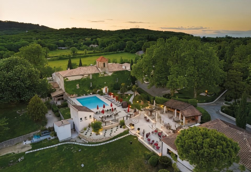 hotel overview picture