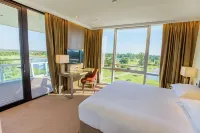 Hilton Pilar Hotel a 