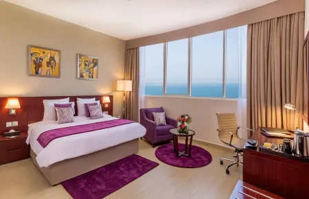 V Hotel Fujairah Отели рядом с достопримечательностью «O2 Spa Hilton Resort»