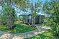 The Bungalows Hotels in Wongaling Beach