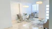 Modern Chic House closed to the airport and beach
