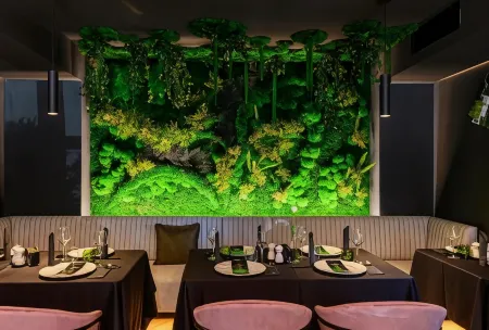 B the Hotel Отели в г. Сфынту-Георге