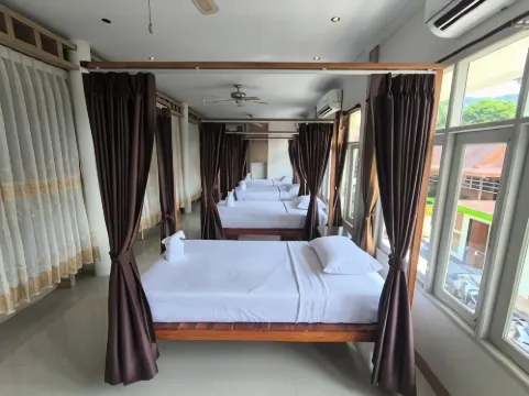 Lotus Hostel Beach Bar Koh Tao