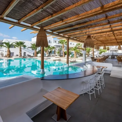 地中海白色酒店 鄰近莫諾利索斯海灘（Monolithos Beach）的酒店