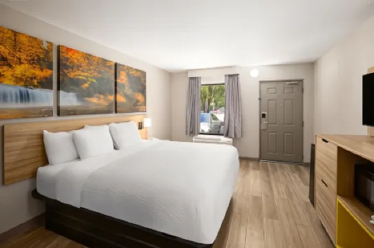 Days Inn by Wyndham Helen