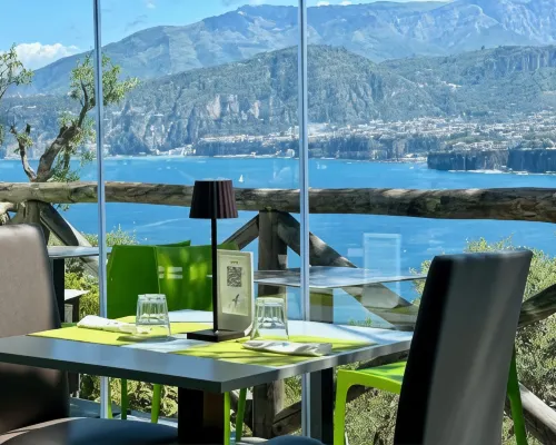Hostel & Glamping Santa Fortunata Отели рядом с достопримечательностью «Пляж Леонеллис»