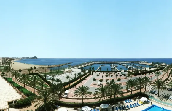 阿吉拉斯參議員酒店