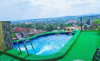 나이에 Nisa Wellness Retreat(Nisa Wellness Retreat) 3성급 호텔 수영장