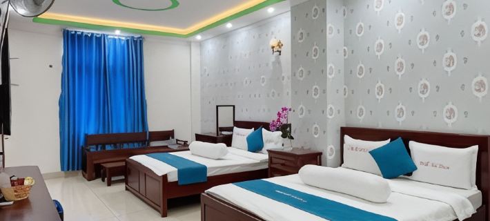 Anh Tuan Hotel & Coffee - Pleiku, Gia Lai プレイクのホテル