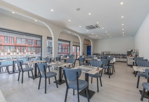 라리스톤 스위트 스파 호텔