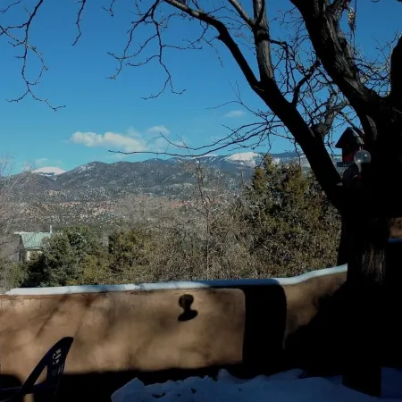 Beautiful Mountain Views, Beamed Ceilings, 2 Fireplaces