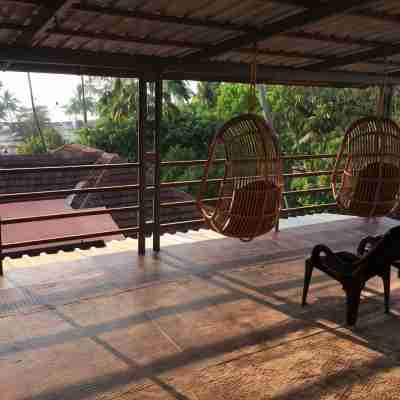 Thoms Beach Homestay Hotel Exterior