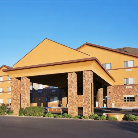 Holiday Inn Express & Suites WATSONVILLE by IHG