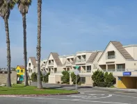 Travelodge by Wyndham Sunset-Huntington Beach Ocean Front