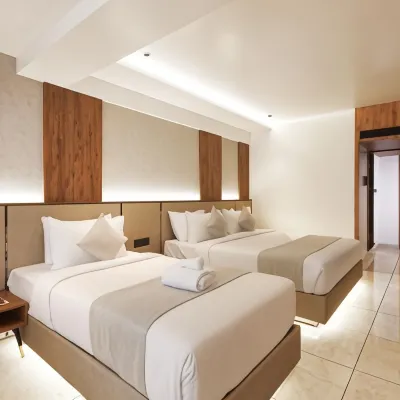 皇家廣場酒店由RAK Rooms提供 鄰近科澤科德海灘的酒店