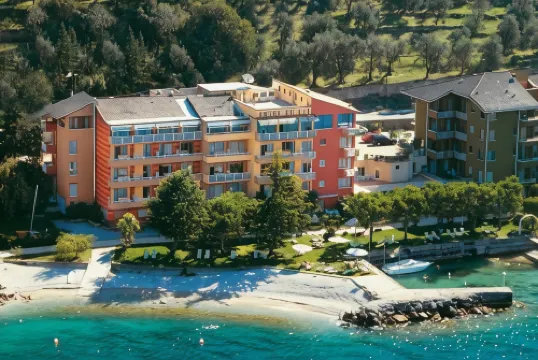 Hotel du Lac - Relax Attitude Hotel