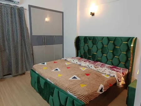 BnBBuddy- Aarohi Homes@3bhk West Delhi Отели в г. Западный Дели