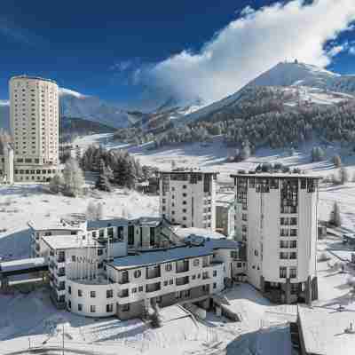 Hotiday Sestriere Ski Run Hotel Exterior