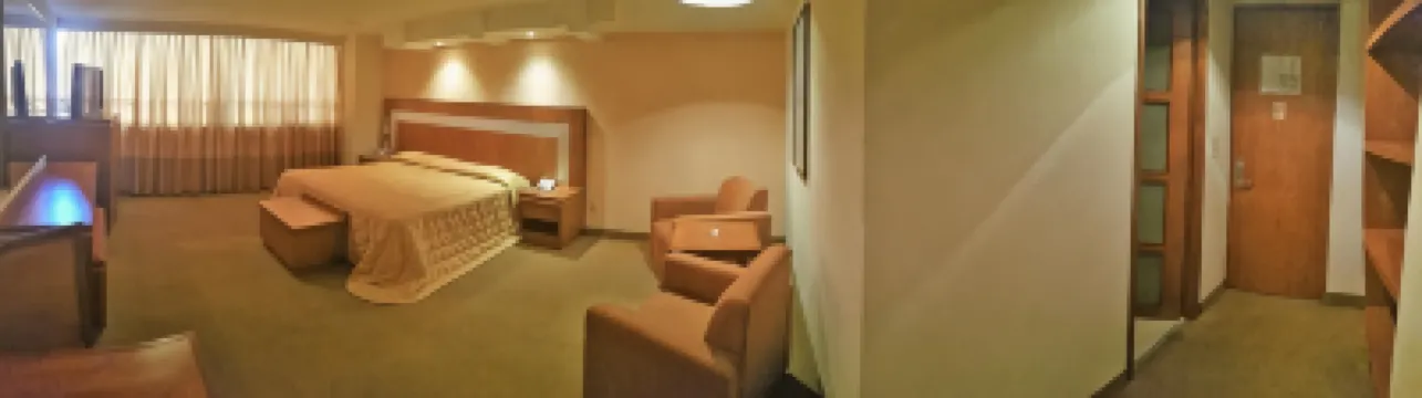 Hotel Finisterre Hotels near National Autonomous University of Mexico