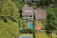 Breeze Blows City View Villa 4 Bedrooms and 1 Familly Bedroom with a Private Heated Swimming Pool - balcone